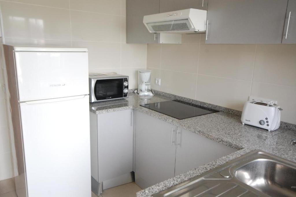 Apartamento V2 Pedro - By Bedzy Albufeira Luaran gambar